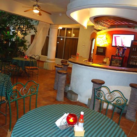 Hotel Quinta Maya Flores Extérieur photo