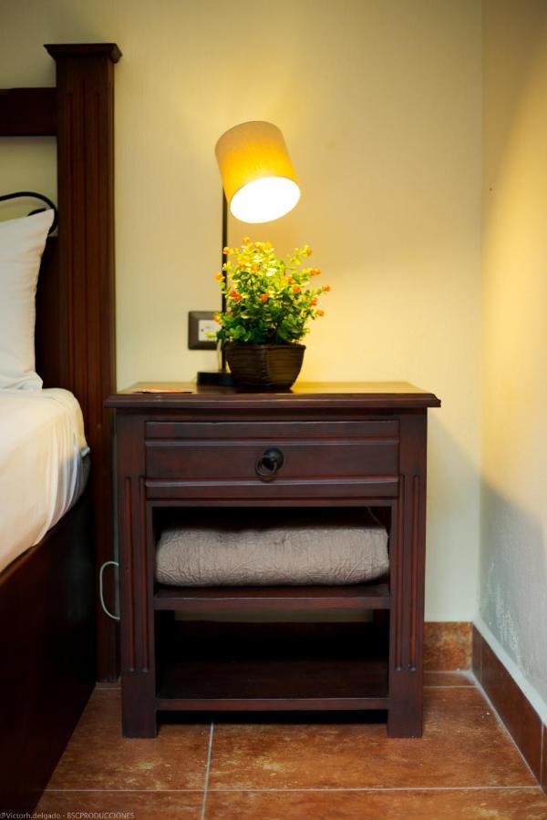 Hotel Quinta Maya Flores Extérieur photo