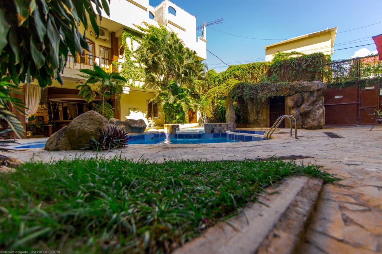 Hotel Quinta Maya Flores Extérieur photo