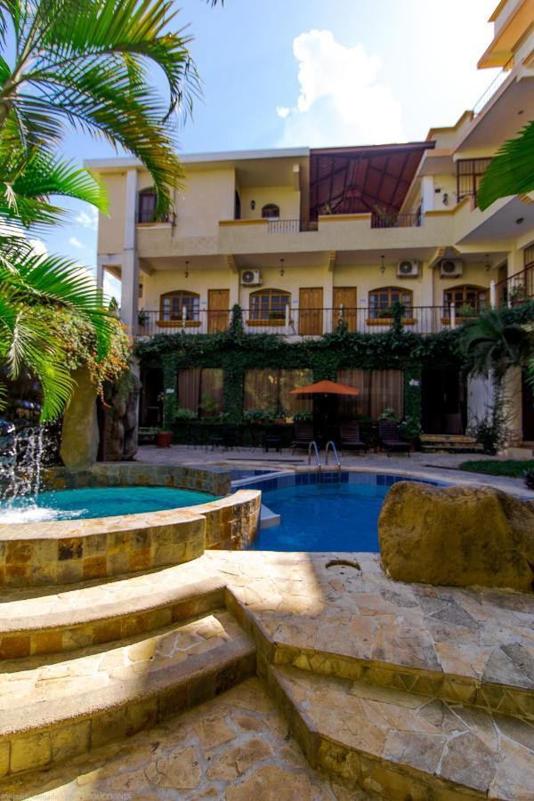 Hotel Quinta Maya Flores Extérieur photo