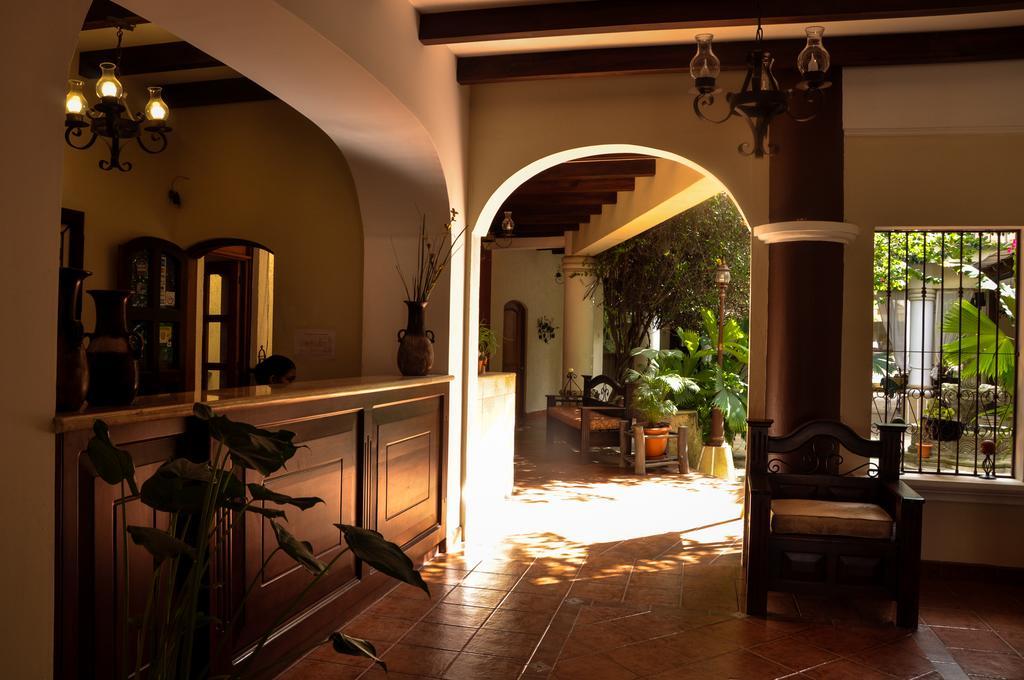 Hotel Quinta Maya Flores Extérieur photo