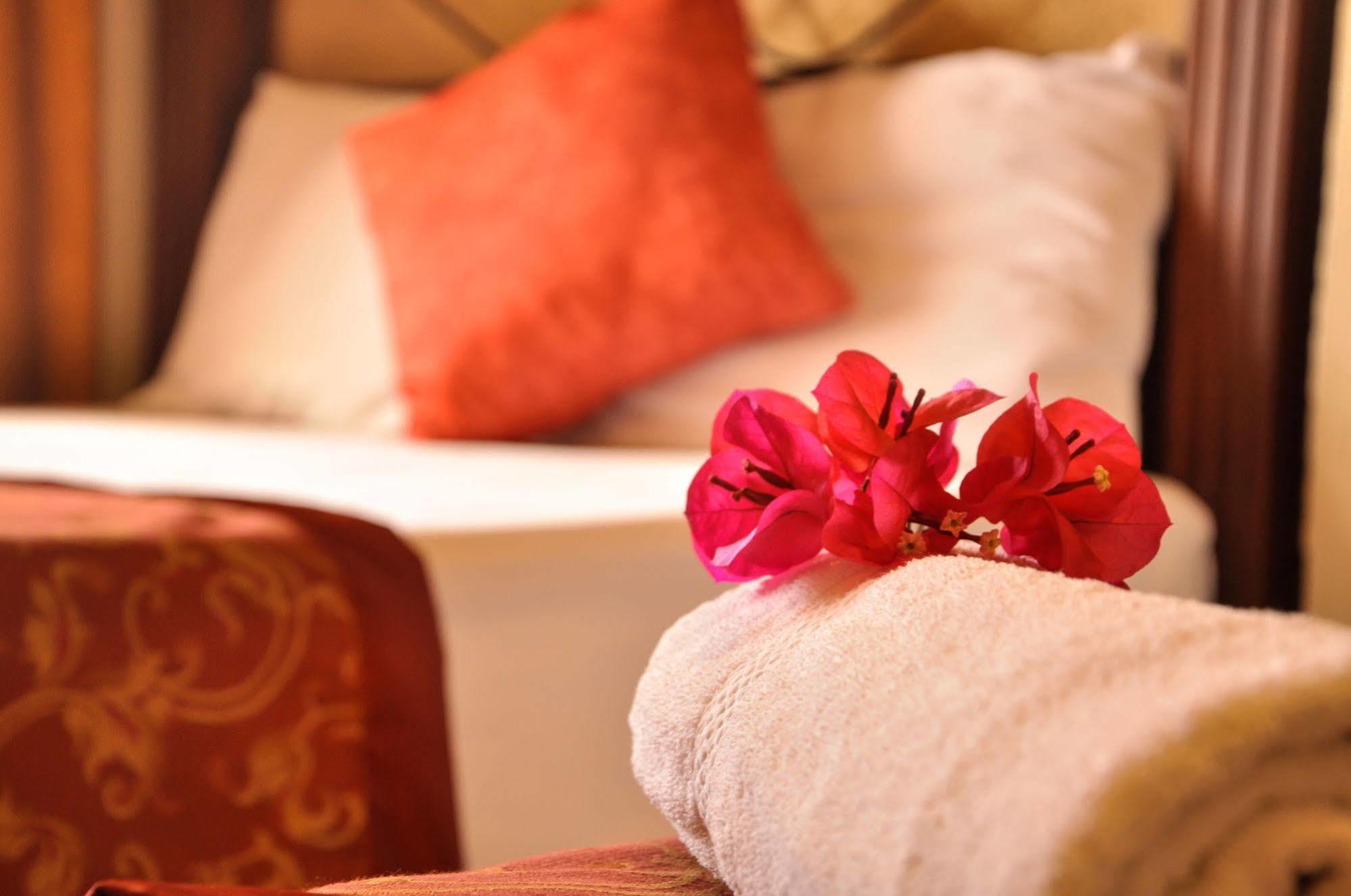 Hotel Quinta Maya Flores Extérieur photo