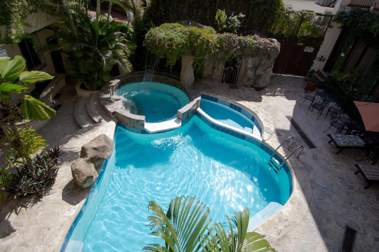 Hotel Quinta Maya Flores Extérieur photo