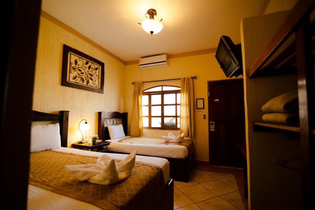 Hotel Quinta Maya Flores Extérieur photo